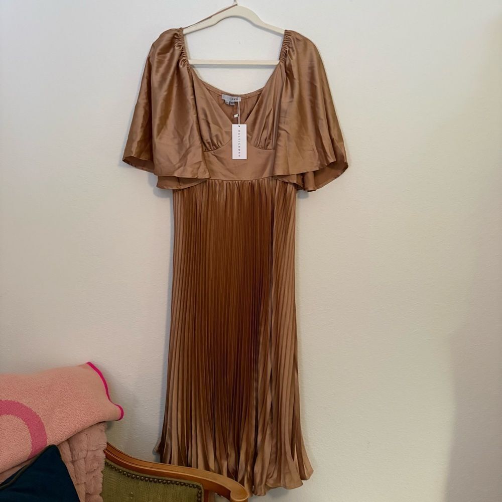 Nwt Baltic Born Aubree Pleated Dress In Champagne Size L